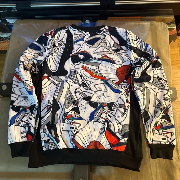 Entree LS Jordan All Over Crewneck - Picture 3 of 3